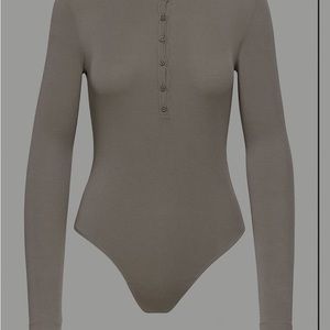 Aritzia bodysuit Henley S
